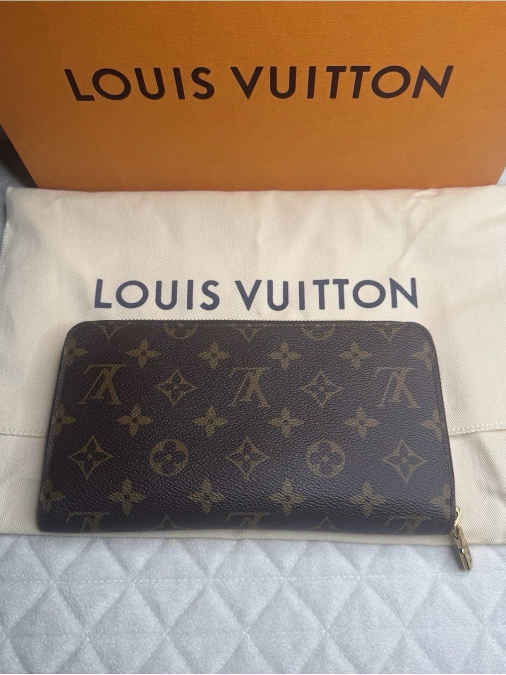 Louis Vuitton Monogram Zippy Organizer Wallet M62581 Authentic